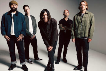 Integrantes do Sleeping With Sirens em foto promocional da divulgação do single Paralyzed e do álbum An Ending In Itself