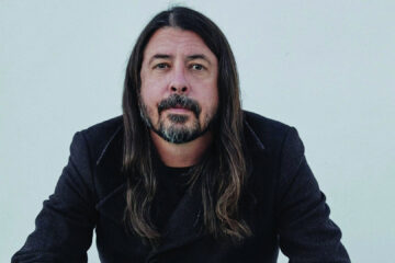 Dave Grohl, vocalista dos Foo Fighters e ex-baterista do Nirvana, durante sessão de fotos. O músico já revelou que não era fã da popularização do nu-metal no fim dos anos 1990.