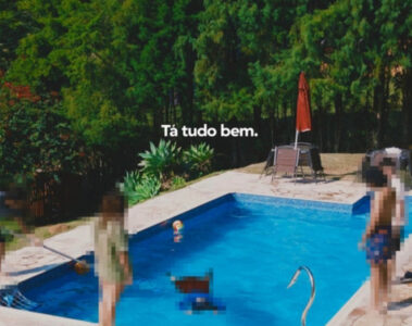 Arte promocional do EP Tá Tudo Bem, novo lançamento da banda paulistana NoiteSó pelo selo Downstage.