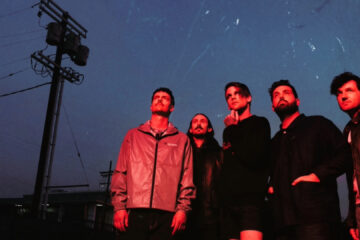 Integrantes do Beartooth em foto promocional relacionada ao single "Bullshit" e ao álbum Pure Ecstasy.