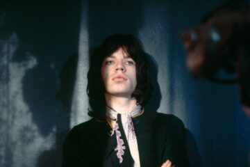 Mick Jagger durante ensaio fotográfico. O vocalista dos Rolling Stones revelou a influência de Hey Jude, dos Beatles, em um dos maiores clássicos da banda.
