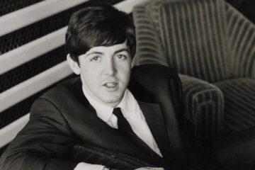 Paul McCartney em foto da época dos Beatles. O músico revelou o verdadeiro significado de "Can't Buy Me Love".