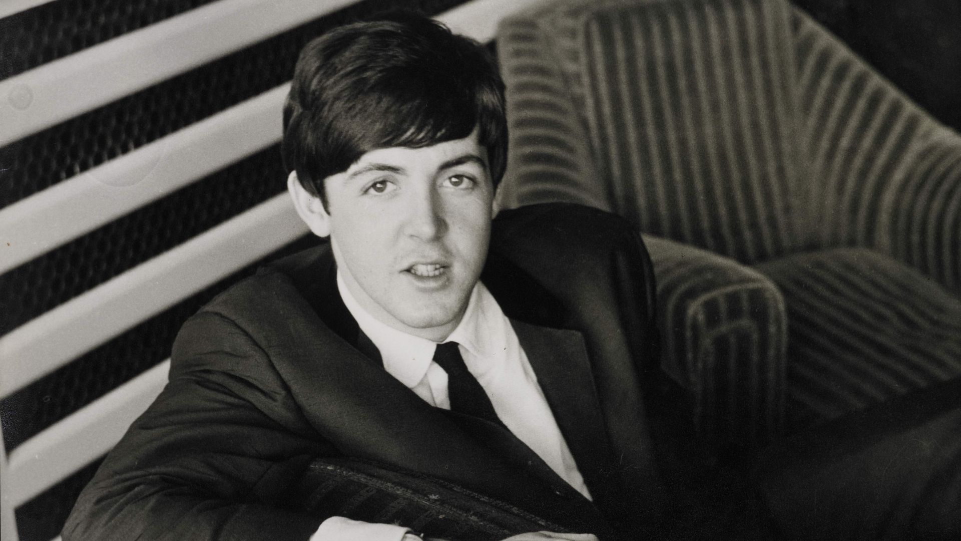 Paul McCartney em foto da época dos Beatles. O músico revelou o verdadeiro significado de "Can't Buy Me Love".