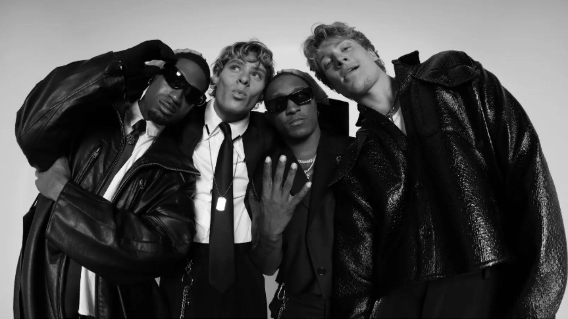 Integrantes da boyband Soulidified posam para foto promocional da turnê What's Your Name Tour antes de shows no Rock in Rio 2026 e em São Paulo.