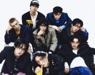 Integrantes do Stray Kids em foto promocional do grupo, headliner do Rock in Rio 2026.