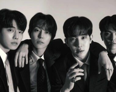Integrantes da banda sul-coreana The Rose posam para ensaio promocional antes da turnê mundial ROSETOPIA.