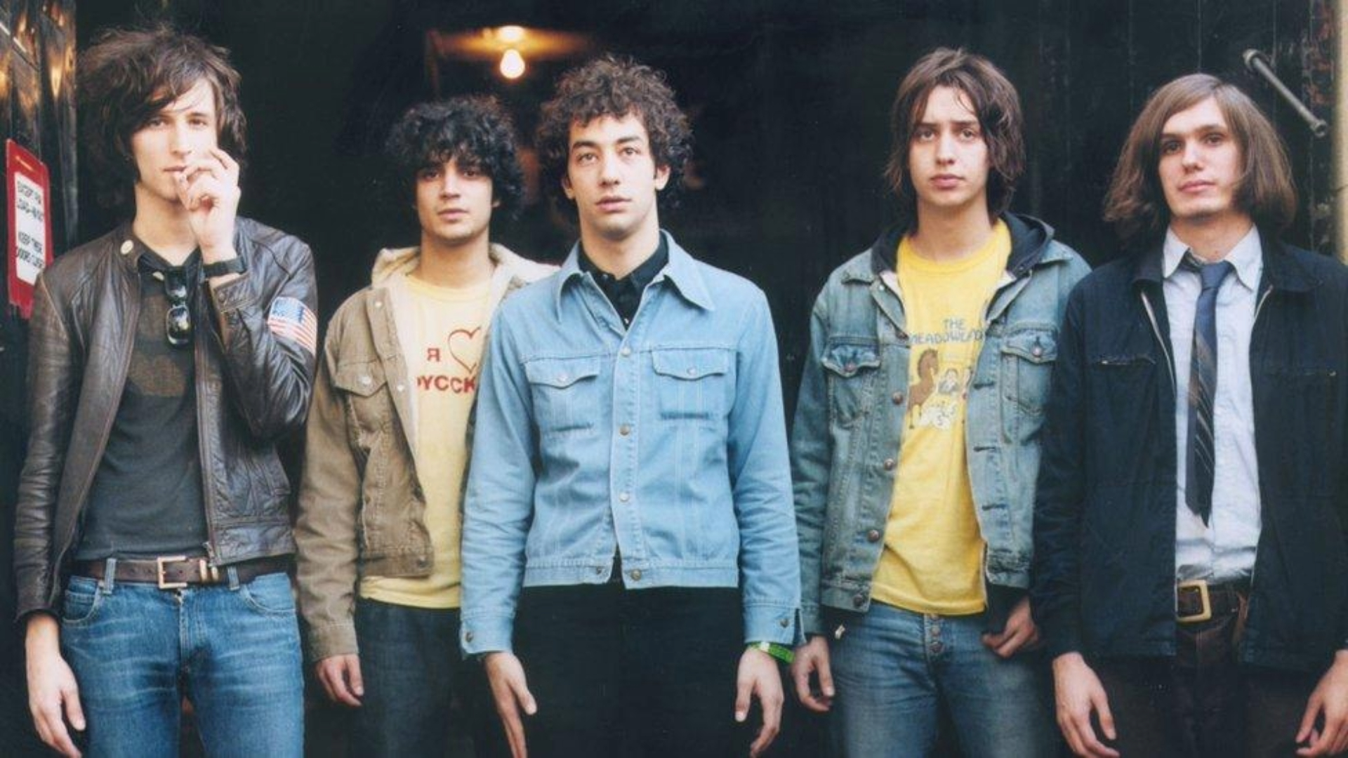 Integrantes do The Strokes durante a divulgação do álbum Is This It em 2001