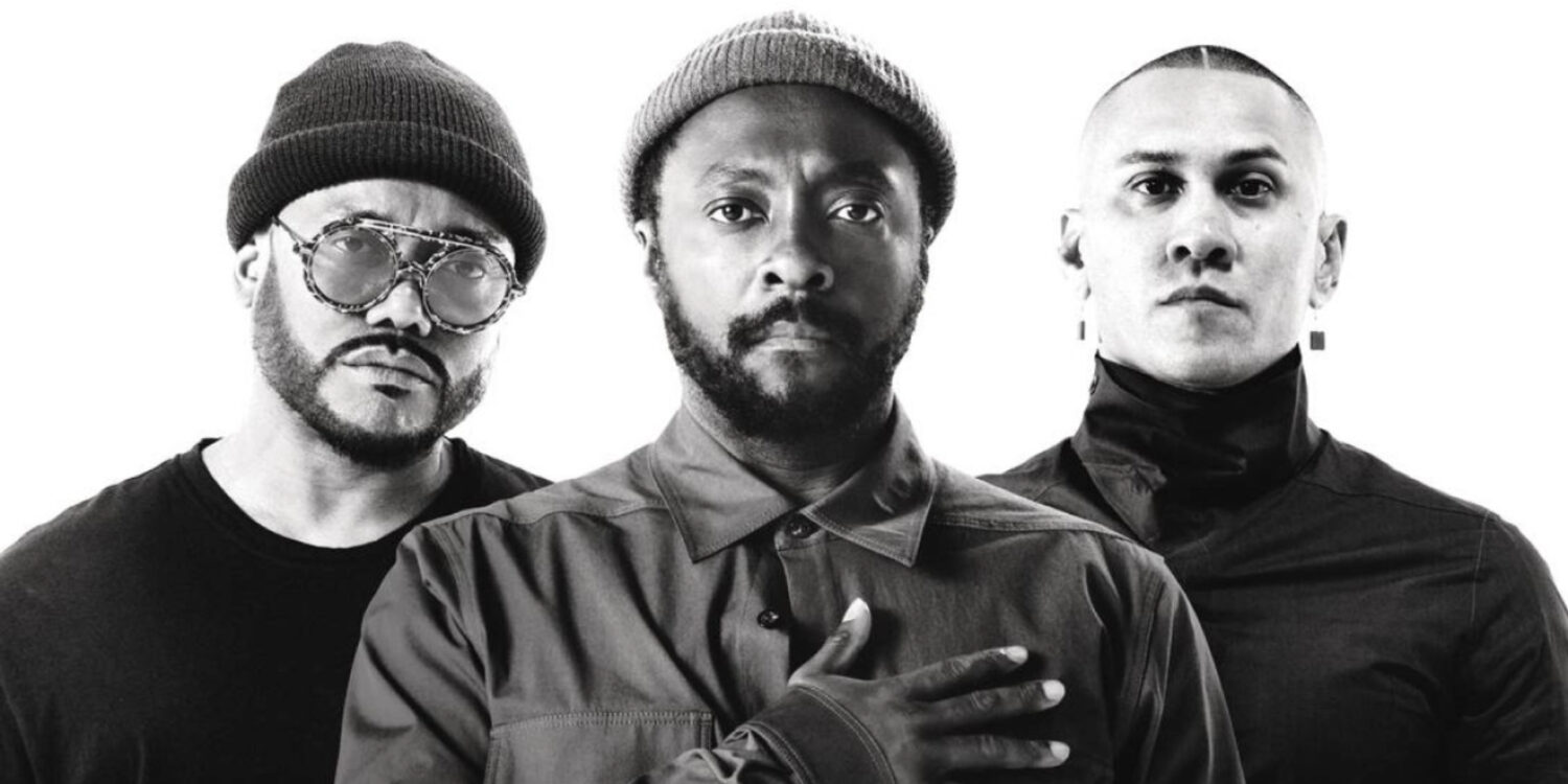 ntegrantes do Black Eyed Peas em fotografia promocional em preto e branco
