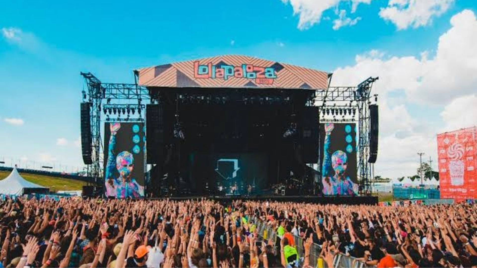 Palco principal do Lollapalooza Brasil durante edição do festival em São Paulo.