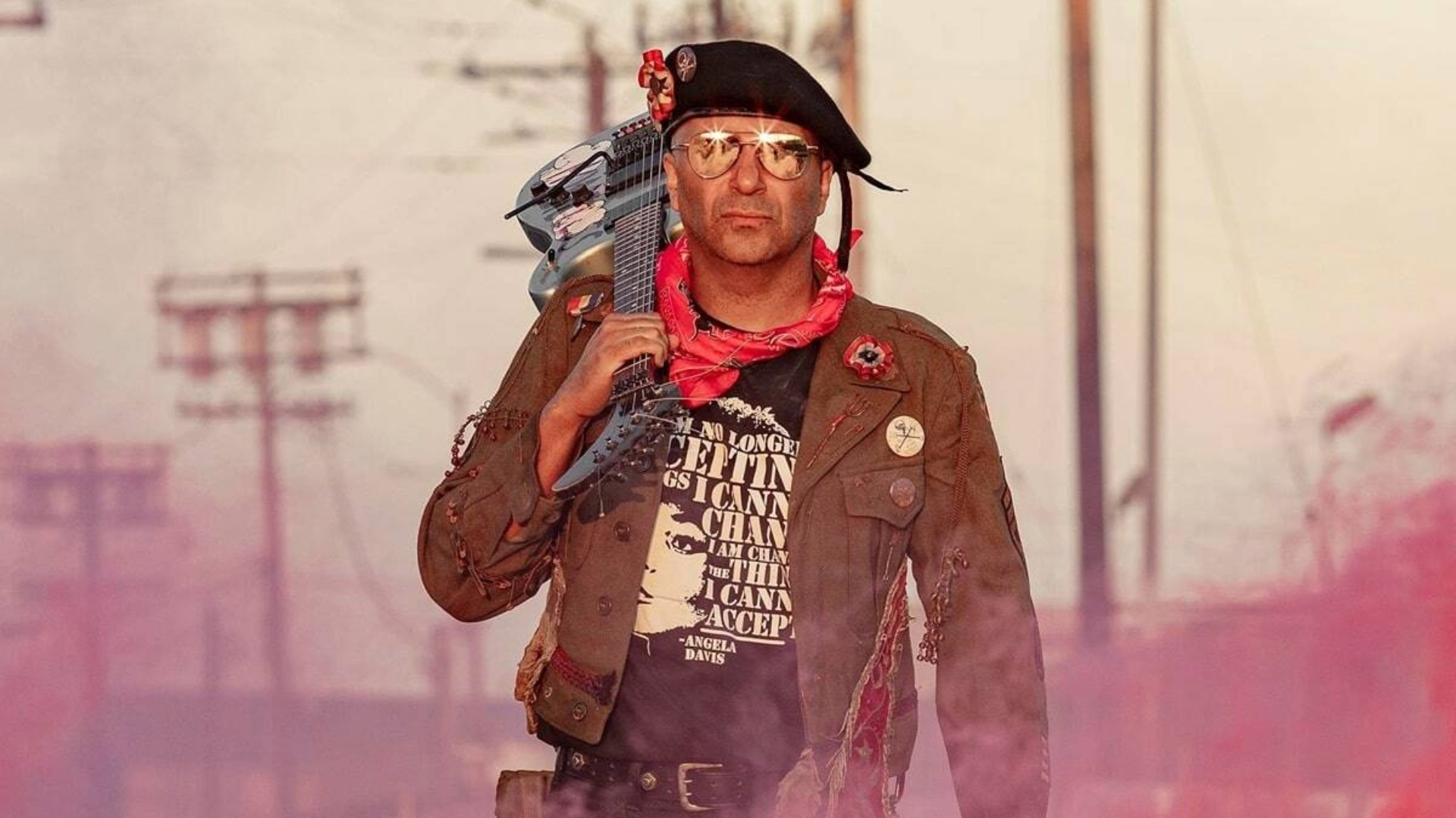 Tom Morello afirmou que o Jane's Addiction salvou o hard rock e destacou a importância do álbum Nothing's Shocking.