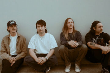 Movements divulga Live By The Sword, single do álbum Happier Now