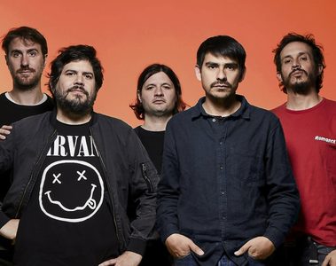El Mató a un Policía Motorizado, banda argentina que retorna ao Brasil para shows em outubro de 2026