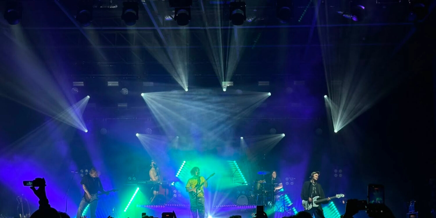Sticky Fingers se apresenta na Live Curitiba durante show no Brasil