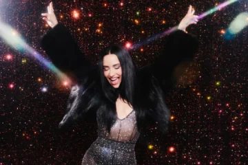 Demi Lovato, cantora de Skyscraper, música lançada no álbum Unbroken