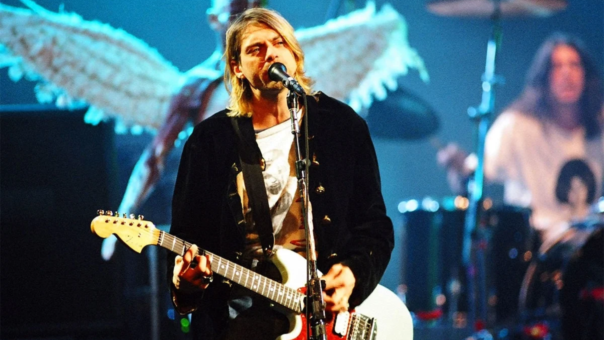 Kurt Cobain durante apresentação do Nirvana, banda responsável pelo clássico Lithium.