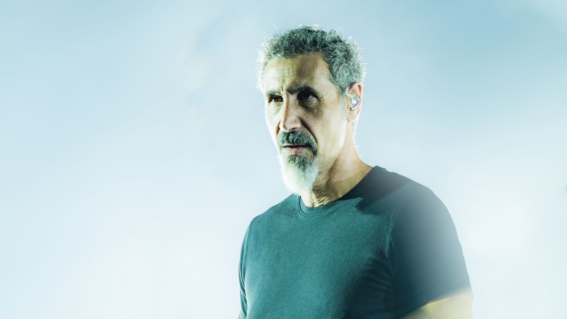 Serj Tankian, vocalista do System Of A Down, durante apresentação da banda