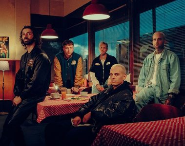 Integrantes do LANDMVRKS, banda francesa de metalcore que estreia no Brasil em 2026