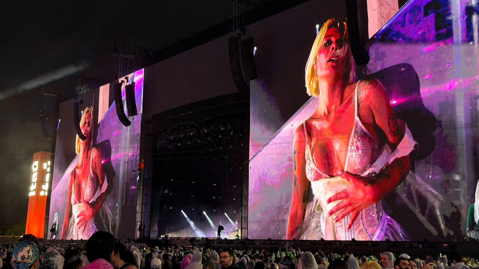 Halsey durante apresentação no Palco Mundo do Rock in Rio 2026