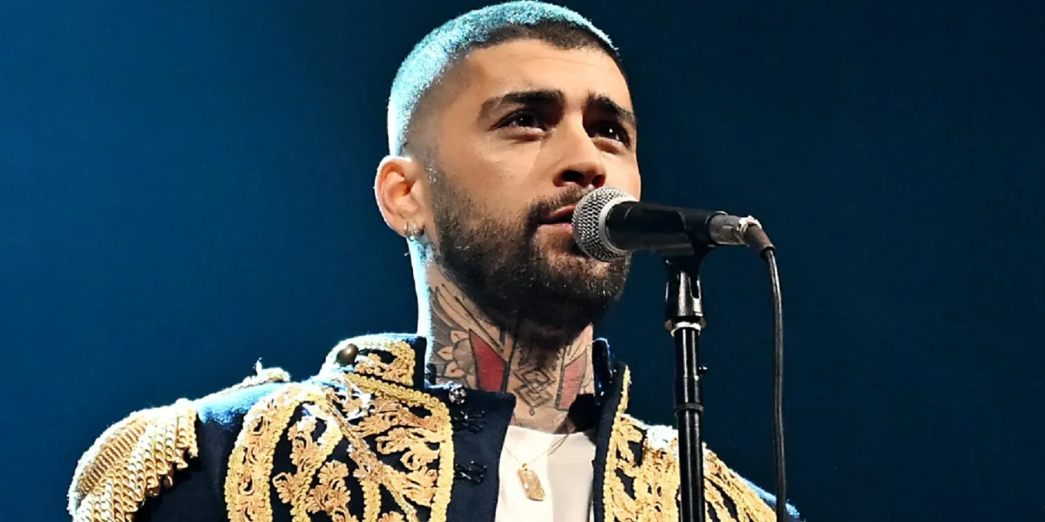 ZAYN cantando ao vivo antes de seu primeiro show solo no Brasil